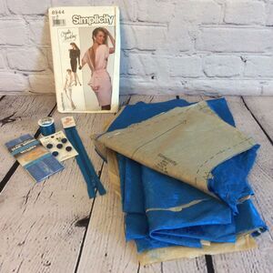 Simplicity Pattern #8944 Incomplete Sewing Project Women’s Dress Size 8 Short